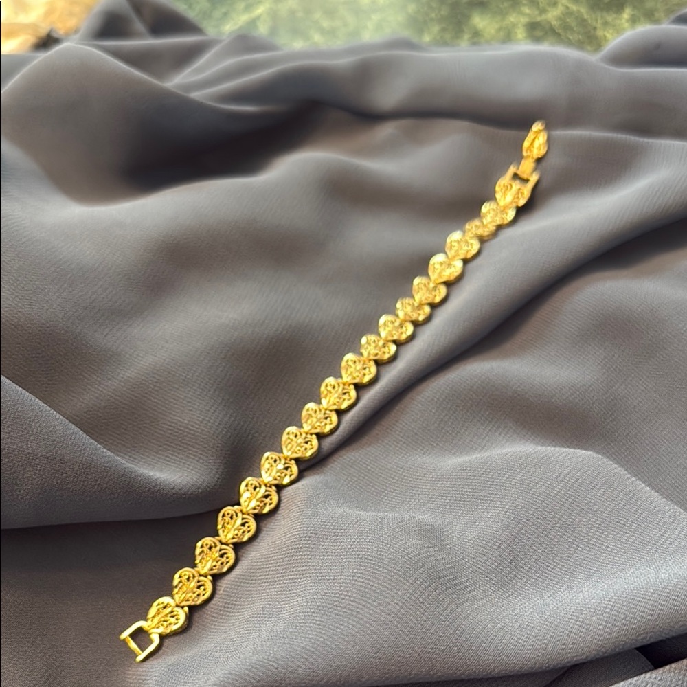 Avon Gold XO Bracelet Dainty Design